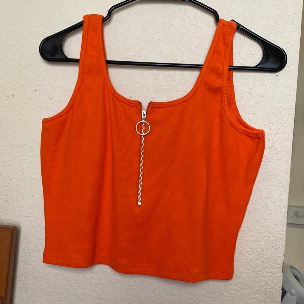 Amazon Cropped Tank Top